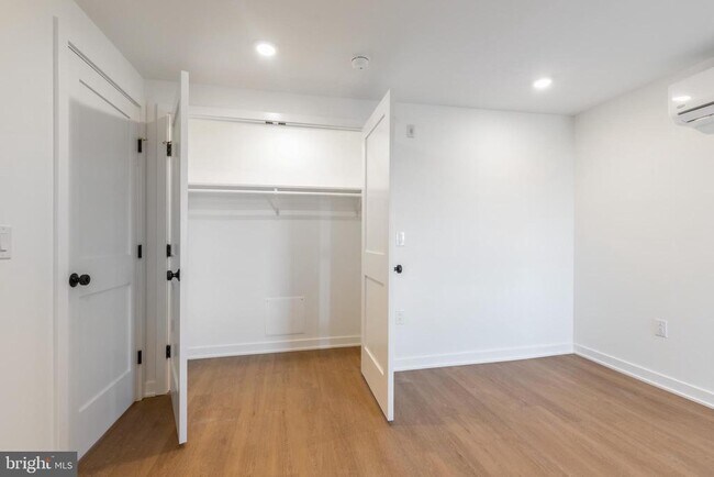 Building Photo - 1134 Pine St