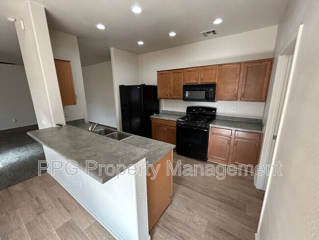 Building Photo - 17029 W Carmen Dr