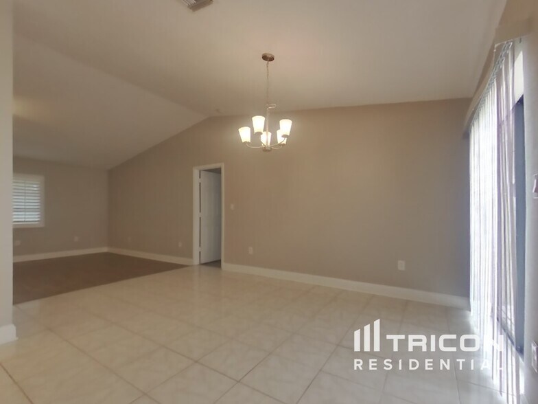 Building Photo - 26352 Barbinos Dr
