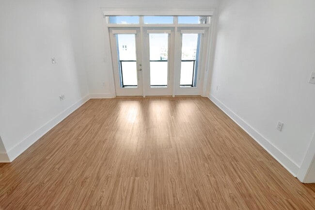 Building Photo - 101 S Tryon St