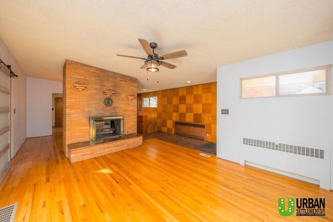 Building Photo - Classic South Hill Charmer for Rent – 3423 S Grant Blvd, Spokane, WA 99203