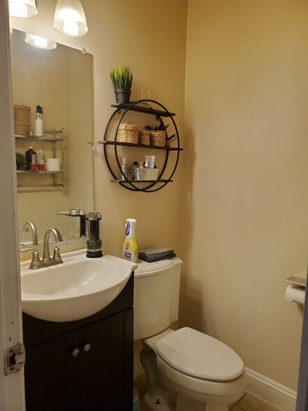 Building Photo - 5 Kilmer Ct