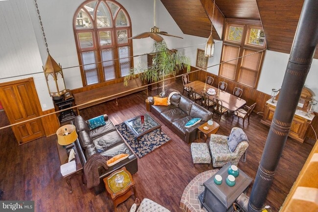 Building Photo - 230 Washington St