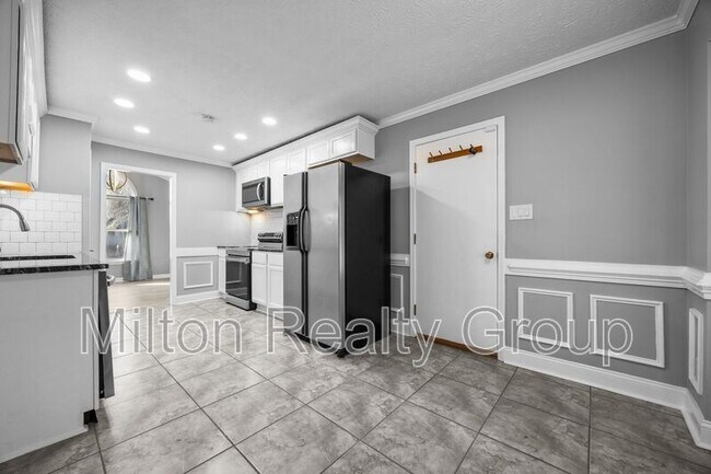 Building Photo - 4320 Falls Dr