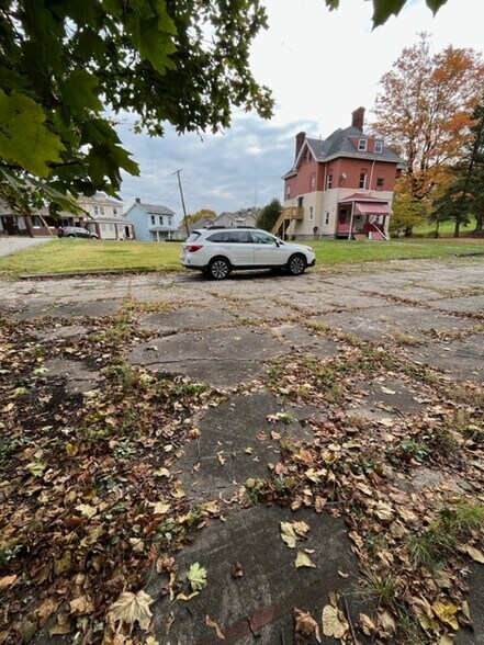 Building Photo - 433 Herschel St