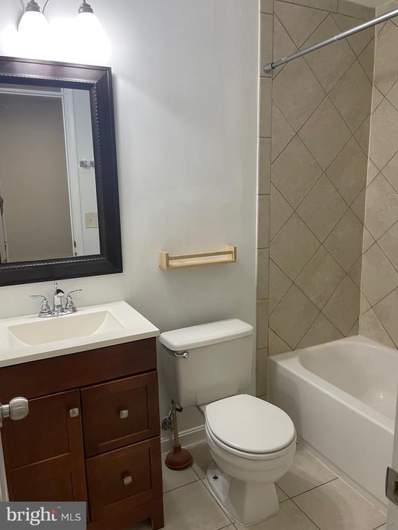 Building Photo - 1358 Hazel Nut Ct