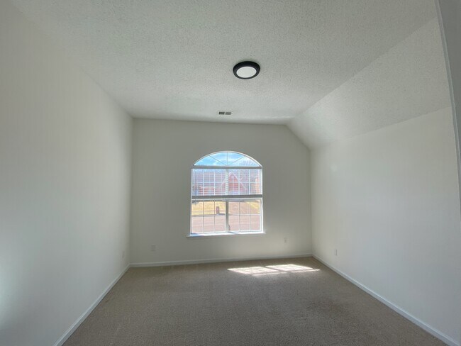 Building Photo - 1232 Sugar Ln