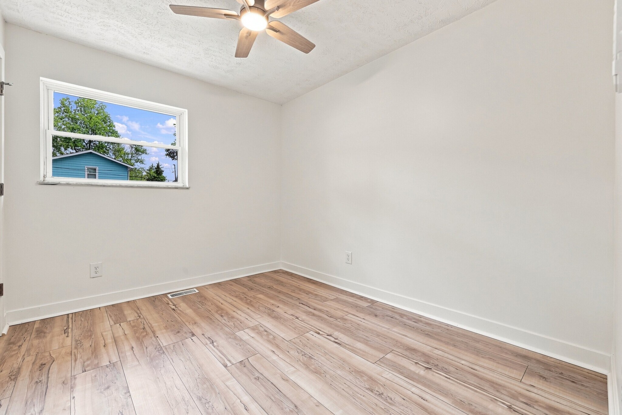 Building Photo - 3660 N Sadlier Dr