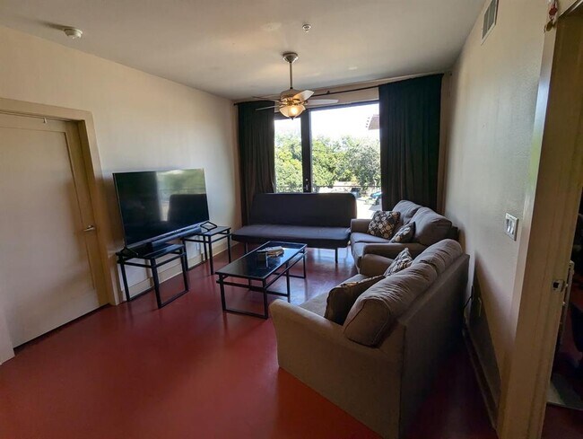 Building Photo - 3016 Guadalupe St