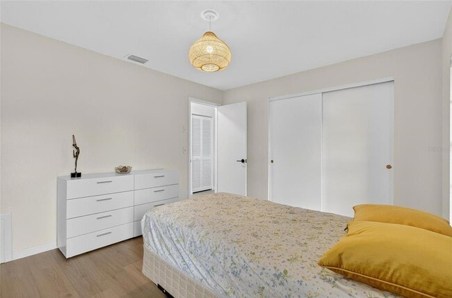 Building Photo - 8137 English Elm Cir