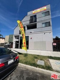 Building Photo - 1039 E 28th St
