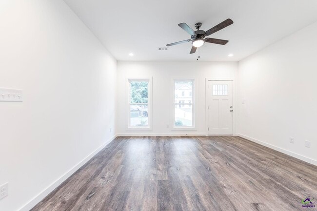 Building Photo - 107 Leisure Pointe Rd