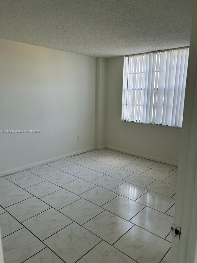 Building Photo - 15600 NW 7th Ave