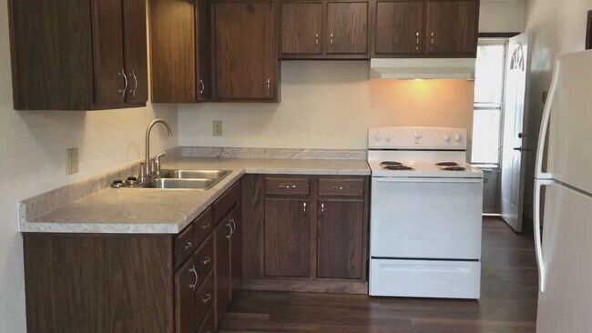 Kitchen - 1608 Nelson Dr