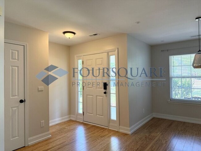 Building Photo - Spacious Ranch-Style Smart Home with Bonus Room, Sunroom , Electricity Included ! - & 2-Car Garag...