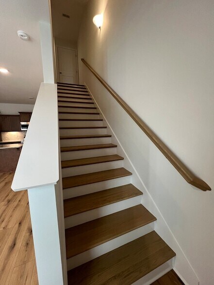 Building Photo - 967 Horse Mountain Rd