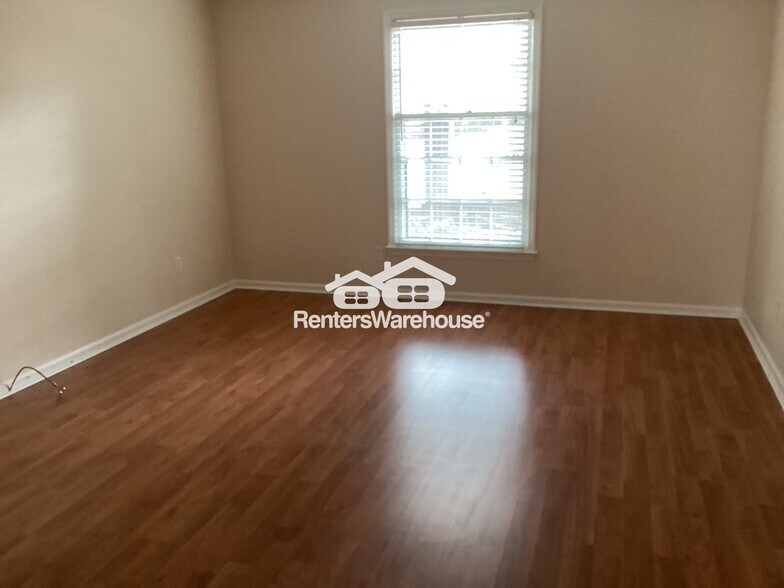 Building Photo - 6700 Roswell Rd NE