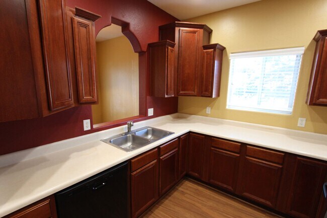 Building Photo - 3250 S Litzler Dr
