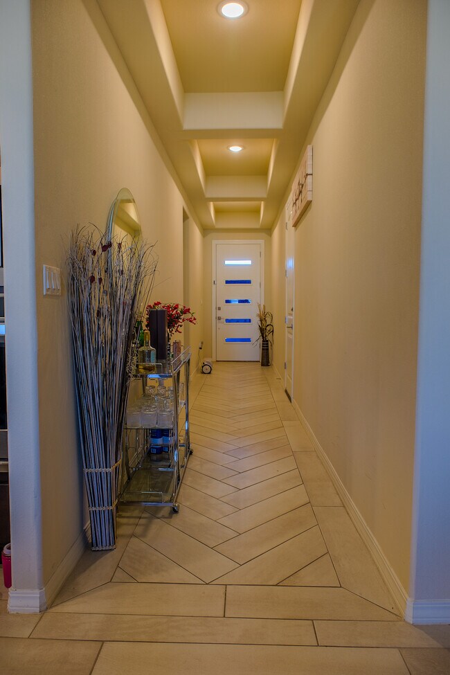 Building Photo - 14937 Tierra Mirage Ave