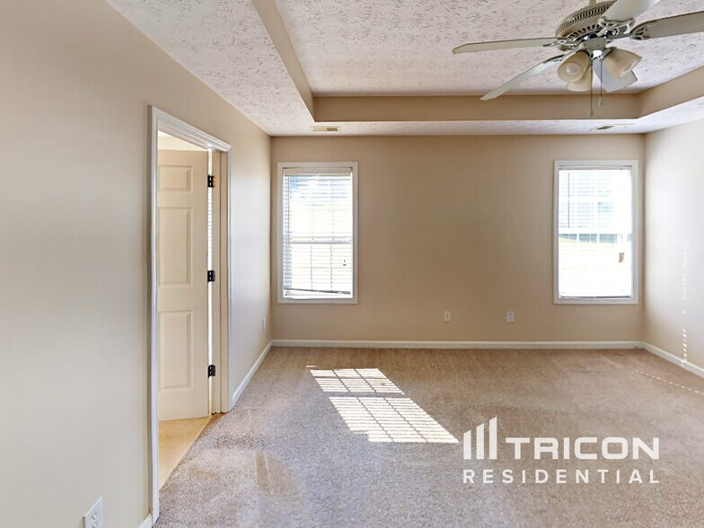 Building Photo - 440 Spring Lake Terrace
