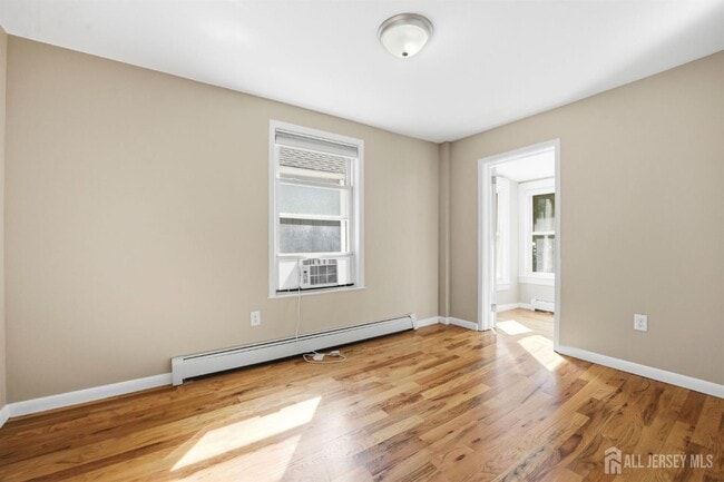 Building Photo - 164 S Ridgewood Rd