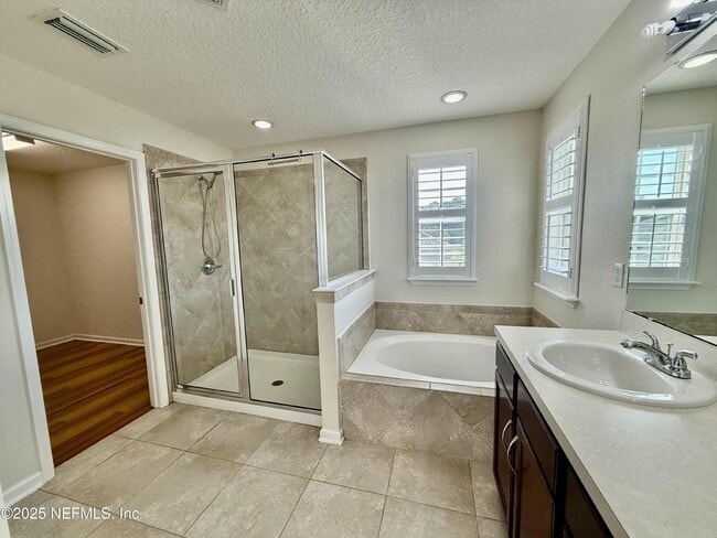 Building Photo - 488 Pine Eagle Dr