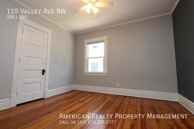 Building Photo - 110 Valley Ave NW