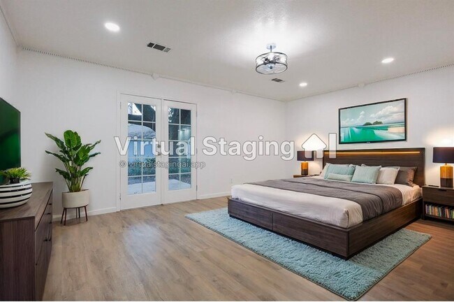 Building Photo - 10411 Rippling Fields Dr