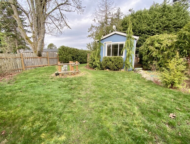 Building Photo - 79 Alder St