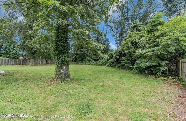 Building Photo - 821 Bay Ave