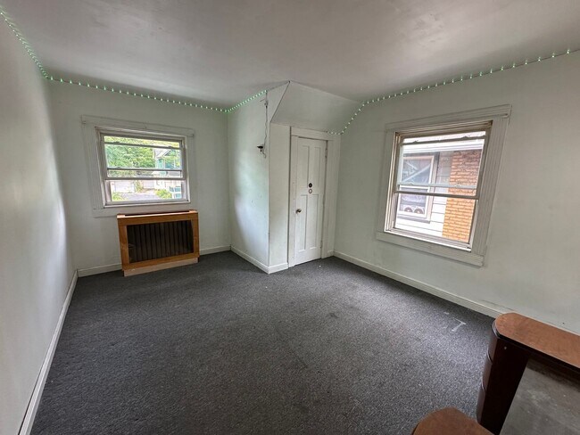 Building Photo - 1217 Florencedale Ave