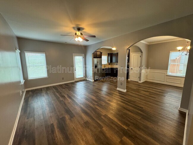 Building Photo - 5745 Woodside Crossing