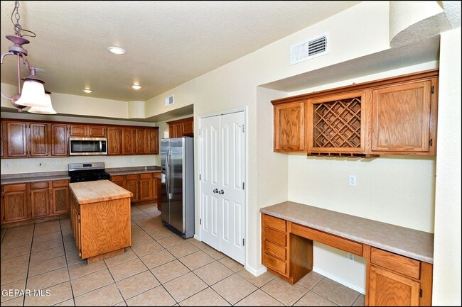 Building Photo - 14157 Robert Ituarte Dr