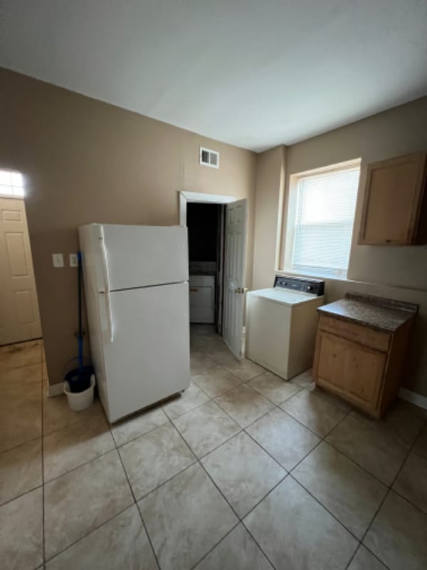 Building Photo - 5625 S Princeton Ave