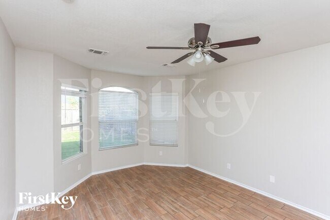 Building Photo - 5620 Old Orchard Dr