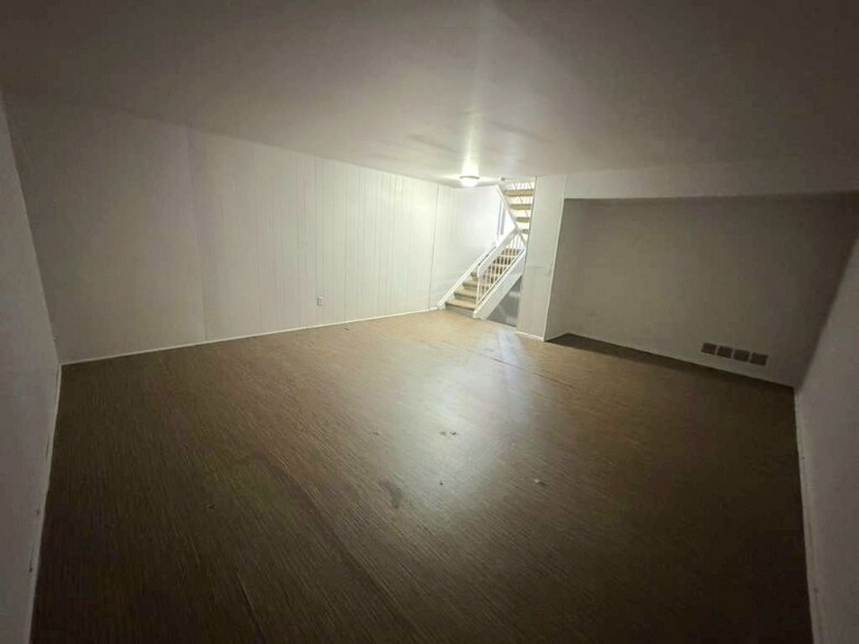 Building Photo - 3582 Pershall Rd