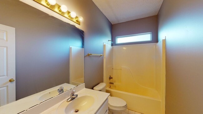 Building Photo - Wonderful 4 bedroom, 3 bath home in Grand Oaks Millbrook