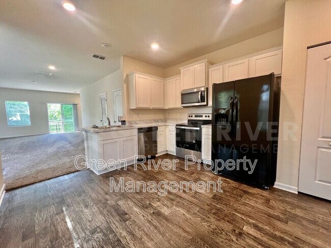 Building Photo - 294 Aralia Ln
