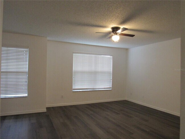 Building Photo - 202 Walnut Crest Run