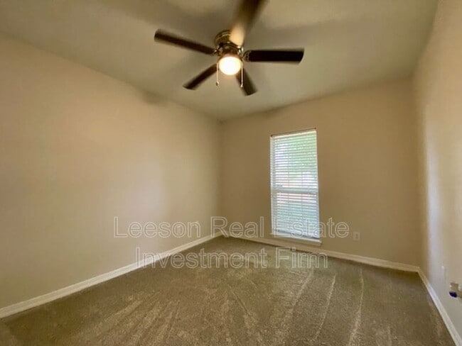 Building Photo - 5842 Bayou Dr