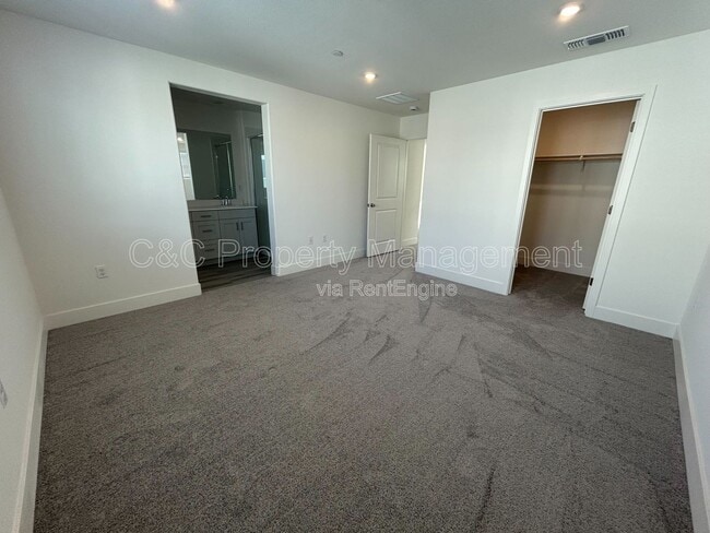 Building Photo - 158 Goldback St