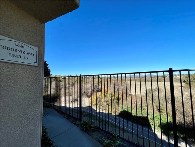 Building Photo - 5040 Codorniz Way