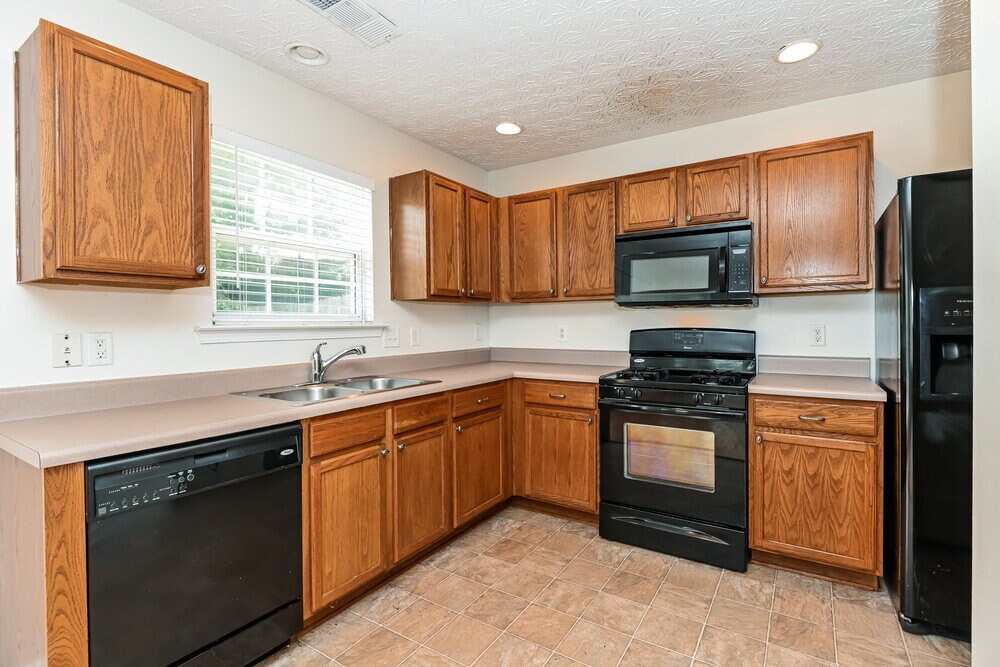 Building Photo - 120 Holly Mill Village Dr