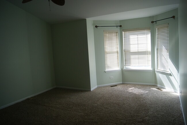 Building Photo - 480 Pine Lake Cir