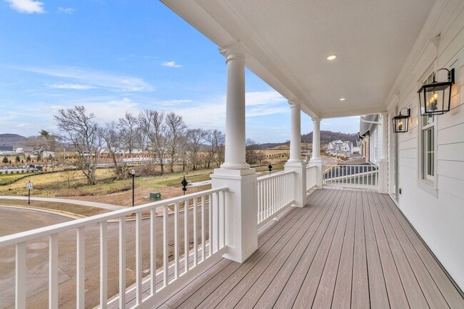 Building Photo - Luxury living in this brand new home - Franklin, TN