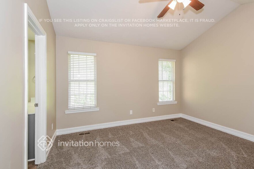Building Photo - 37 Fouche Dr SW