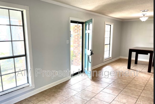 Building Photo - 128 Longfellow Dr