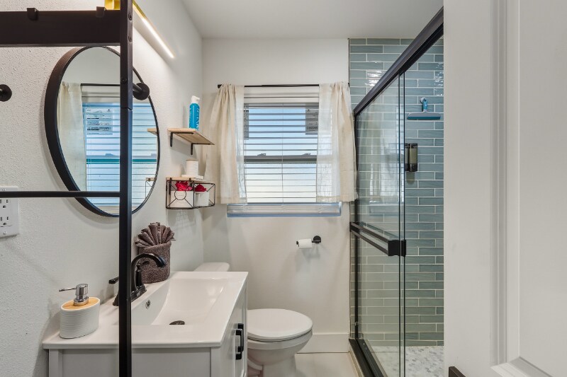 Building Photo - 463 85th Ave