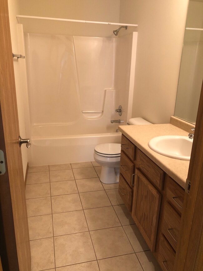 Hall Bathroom - 1209 Winans Ave