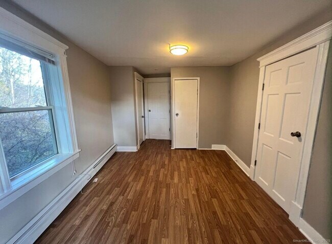 Building Photo - 68 Anderson St